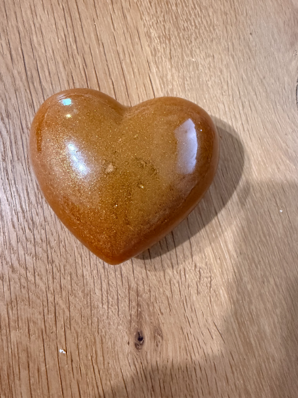 koester resin ronde hart urn in vele kleuren