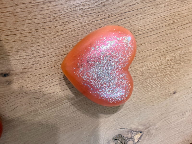 koester resin ronde hart urn in vele kleuren