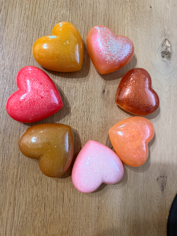 koester resin ronde hart urn in vele kleuren