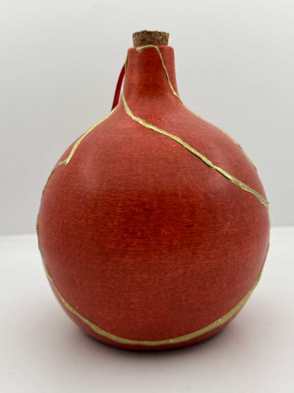 rode bol urn kintsugi art
